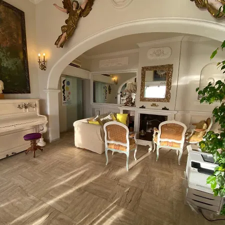 Somptuous Exotic In