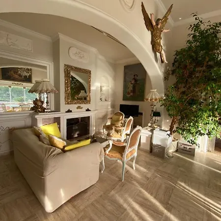 Somptuous Exotic In Villa