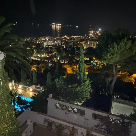 Somptuous Exotic In Villa