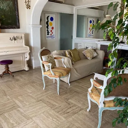 Somptuous Exotic In Cannes