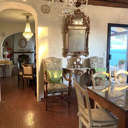 Somptuous Exotic In Villa