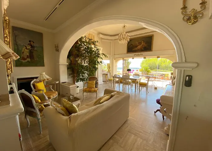 Somptuous Exotic In Villa Cannes