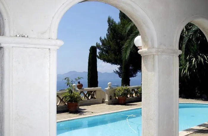 Somptuous Exotic In Villa *