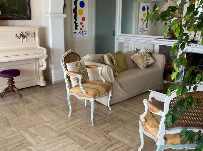 Somptuous Exotic In Κάννες