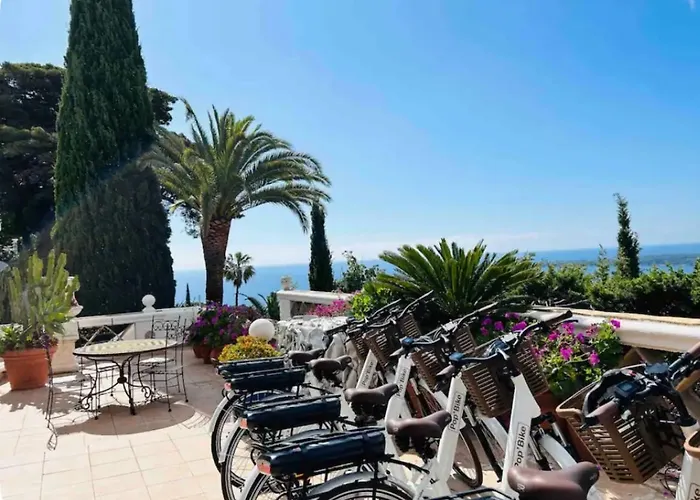 Somptuous Exotic In Villa